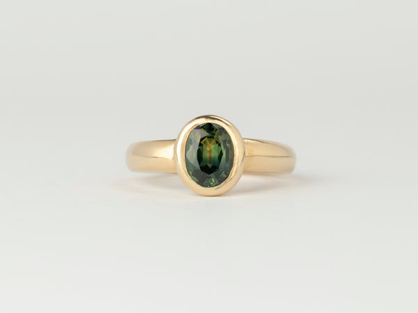 Névé Solitaire - Oval Parti Sapphire - Yellow Gold