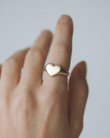 Mini love heart signet gold
