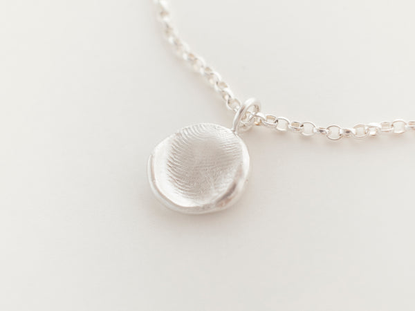 Mini fingerprint necklace silver