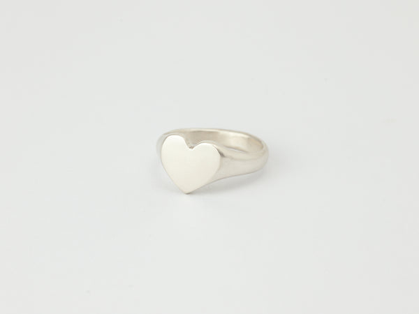 Mini love heart signet ring silver