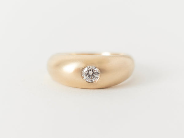 Lune Dome Une Yellow Gold