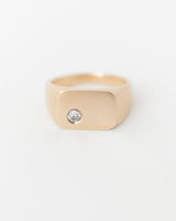 Ellipse Signet Une Yellow Gold