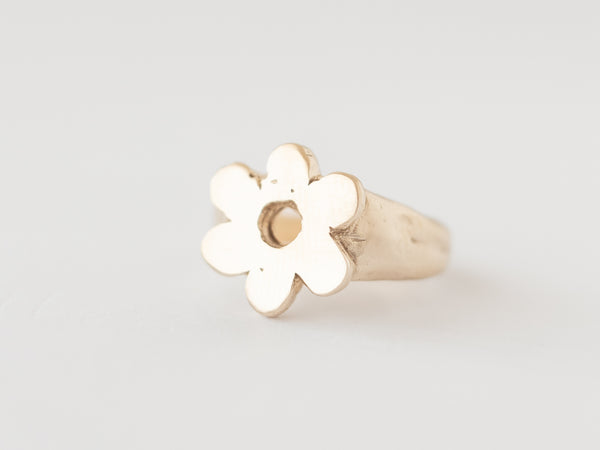 Daisy signet ring gold
