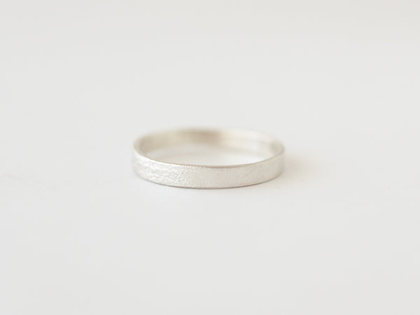 Fine molten band silver