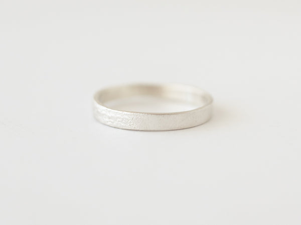 Fine molten band silver