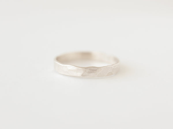Fine textured band silver