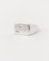 Ellipse Signet Trois White Gold