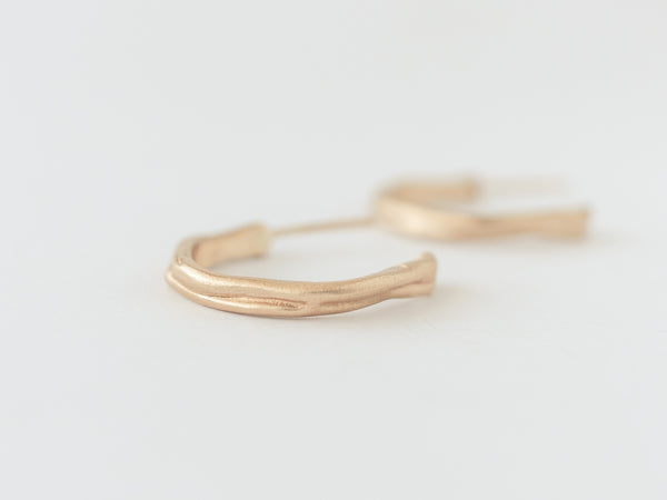 Fine molten hoops gold