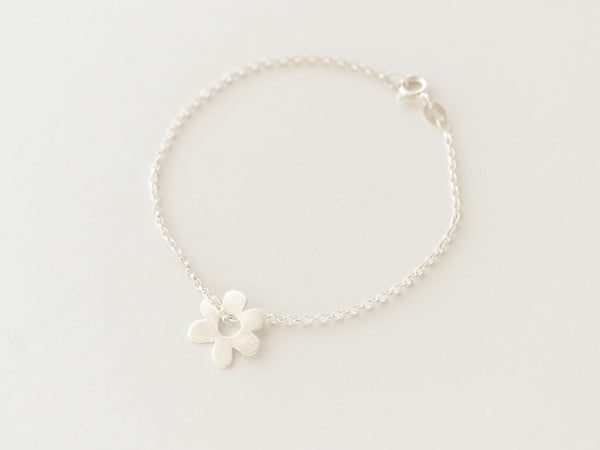 Holy daisy bracelet silver