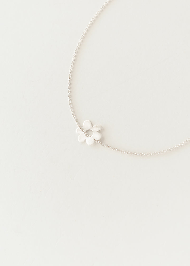 Holy daisy necklace silver