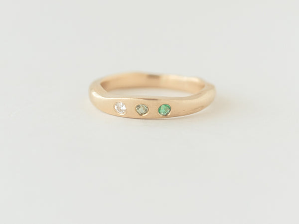 Fine birthstone ring gold