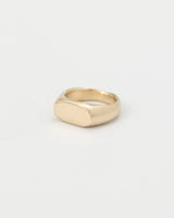 Oval signet ring gold