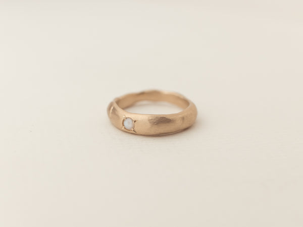 Molten birthstone ring gold