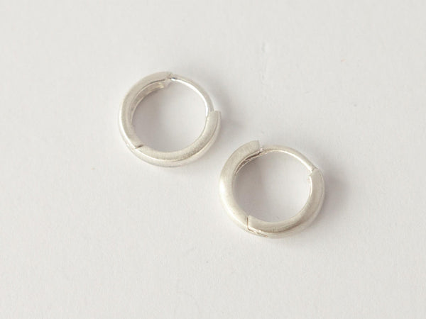 Round Huggies silver - ready to ship