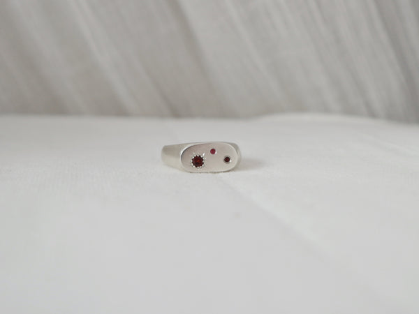Colourway Silver Oval Signet Red size O - ready to ship