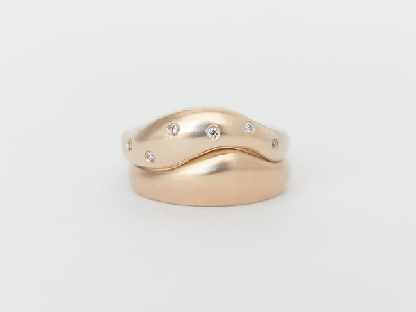 Aurore Plain + Wave Constellation Stack Yellow Gold