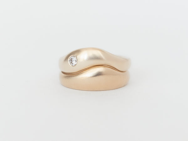 Aurore Plain + Wave Une Stack Yellow Gold
