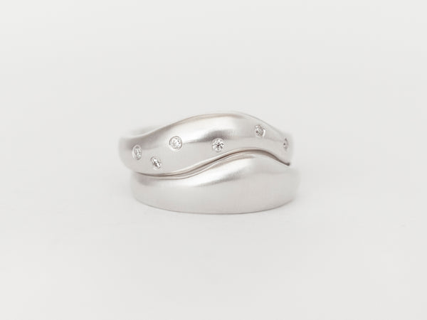 Aurore Plain + Wave Constellation Stack White Gold
