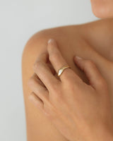 Aurore Wave Une Yellow Gold