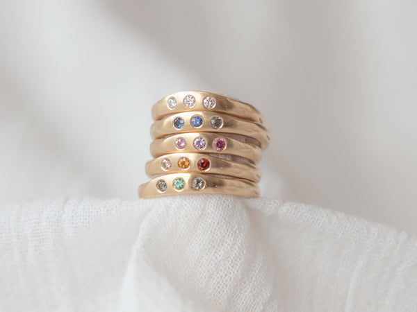 Fine colourway ring gold