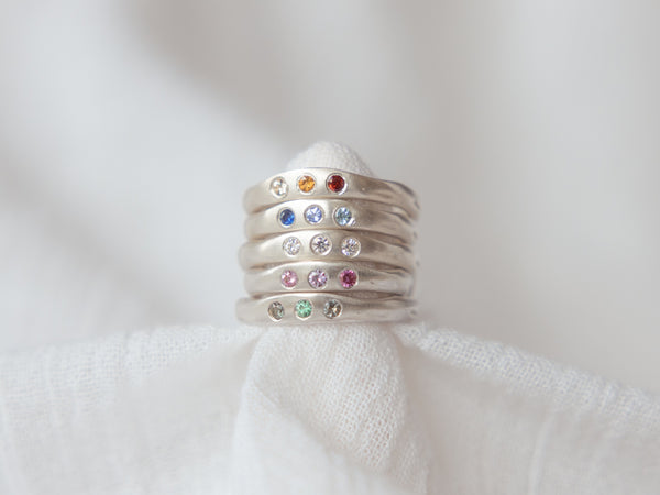 Fine colourway ring silver