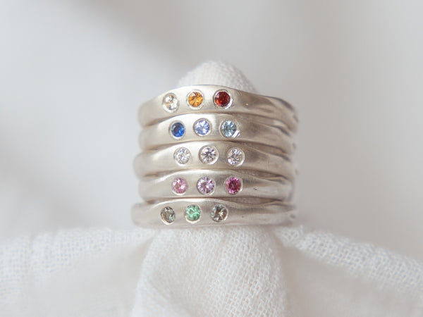 Fine colourway ring silver