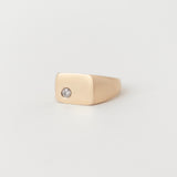 Ellipse Signet Une Yellow Gold