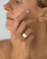Ellipse Signet Yellow Gold