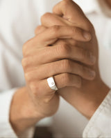 Ellipse Signet Une White Gold