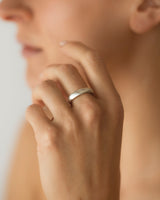 Lune Band White Gold