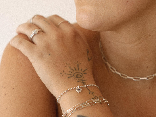Loveheart charm bracelet gold