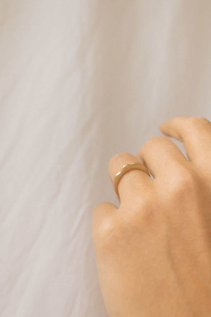 Secret multi-gemstone ring gold
