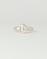 Névé Solitaire - Oval Diamond - White Gold