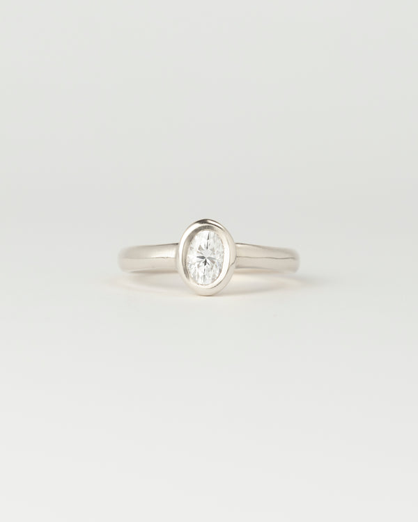 Néve petite Solitaire - Oval Diamond - White Gold