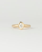 Néve petite Solitaire - Oval Diamond - Yellow Gold
