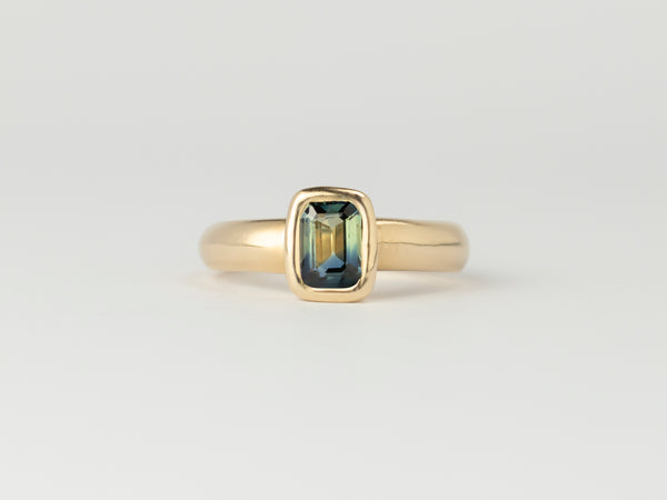 Aurora Solitaire - Emerald Cut Parti Sapphire - Yellow Gold