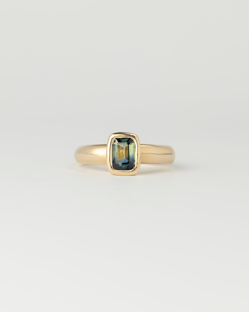 Aurora Solitaire - Emerald Cut Parti Sapphire - Yellow Gold