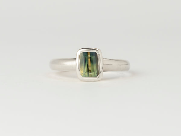 Aurora petite Solitaire - Emerald Cut Parti Sapphire - White Gold