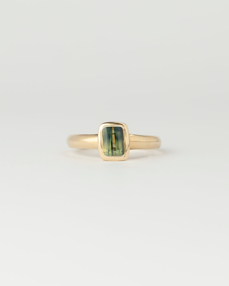 Aurora petite Solitaire - Emerald Cut Parti Sapphire - Yellow Gold