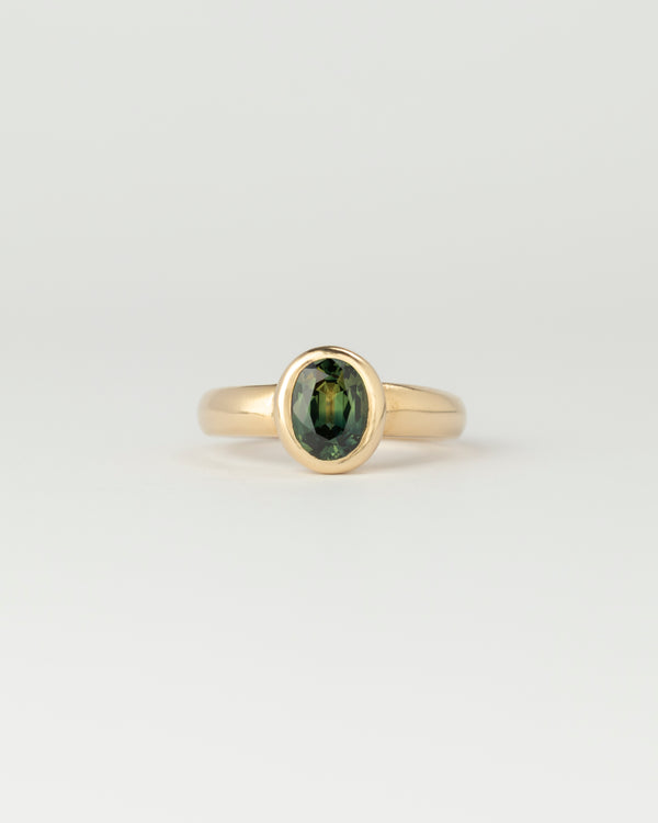 Névé Solitaire - Oval Parti Sapphire - Yellow Gold