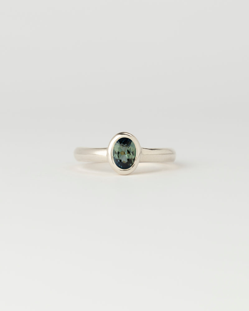 Néve petite Solitaire - Oval Parti Sapphire - White Gold