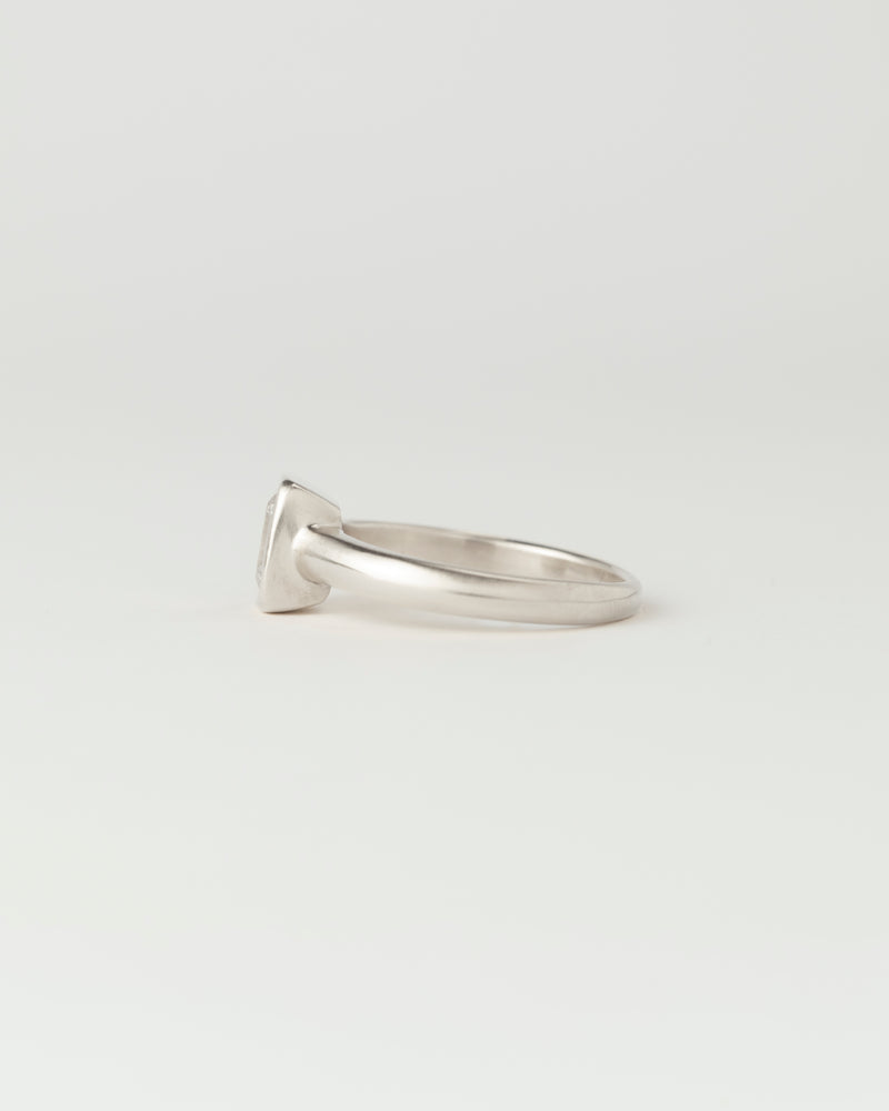 Aurora petite Solitaire - Emerald Cut Diamond - White Gold