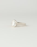 Névé Solitaire - Oval Diamond - White Gold
