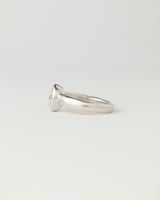 Névé Solitaire - Oval Diamond - White Gold