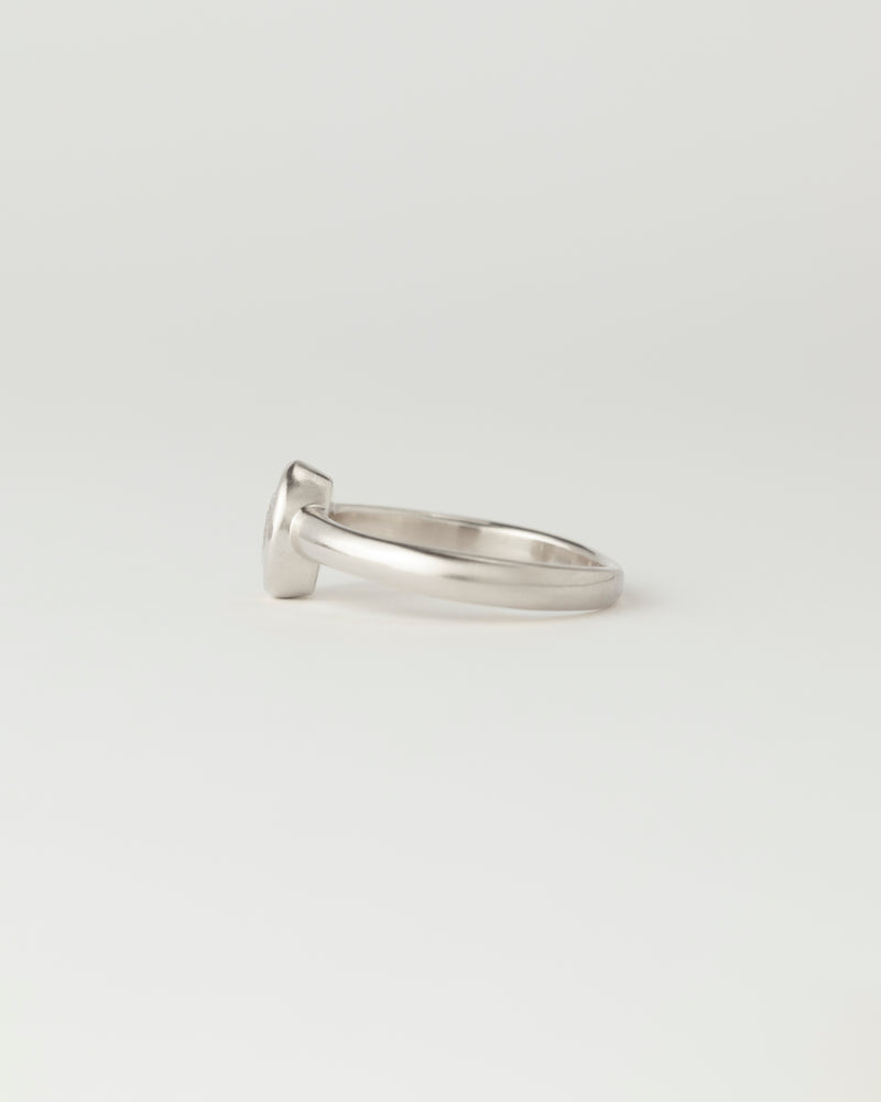 Néve petite Solitaire - Oval Diamond - White Gold