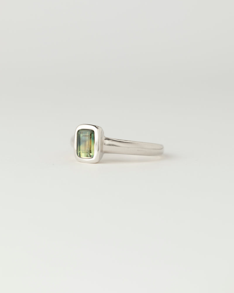 Aurora petite Solitaire - Emerald Cut Parti Sapphire - White Gold
