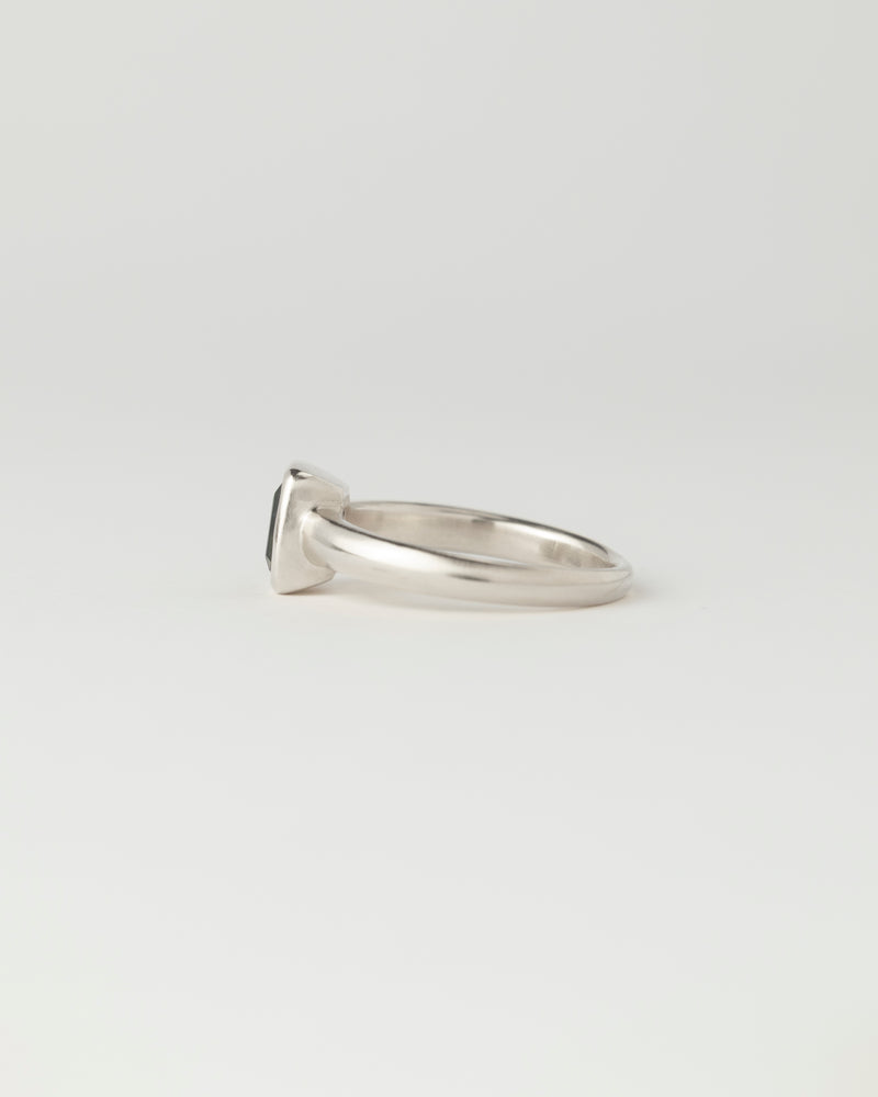 Aurora petite Solitaire - Emerald Cut Parti Sapphire - White Gold