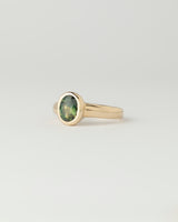 Névé Solitaire - Oval Parti Sapphire - Yellow Gold