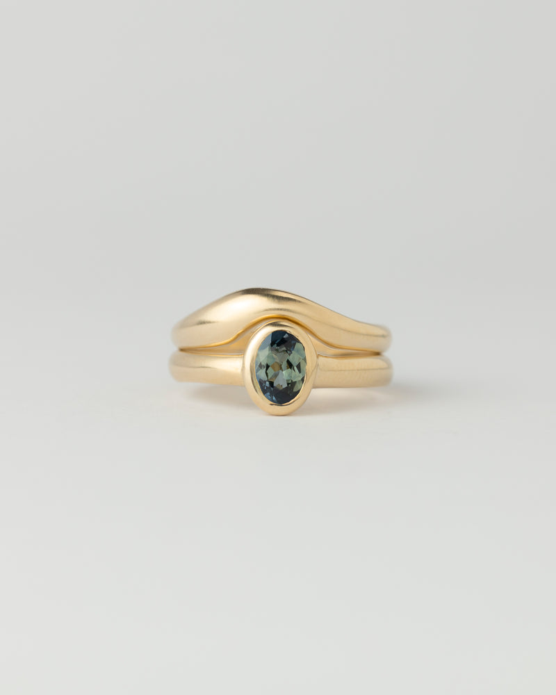 Néve petite Solitaire - Oval Parti Sapphire - Yellow Gold