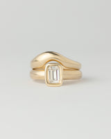 Aurora Solitaire - Emerald Cut Diamond - Yellow Gold